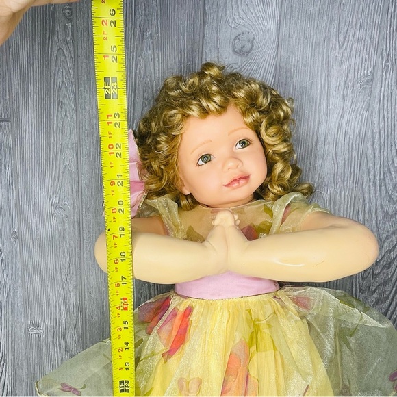 Pamela erff collectible realistic porcelain toddler size doll laying down pillow - Picture 15 of 16